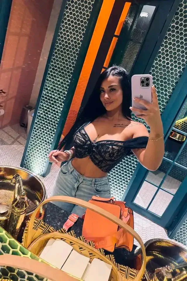 escort-media-50a3b9ea-9506-46d5-9f28-2081d5f9568b