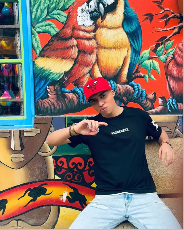 escort-media-52bb936c-9f93-4a44-a998-051c0e8bcf37