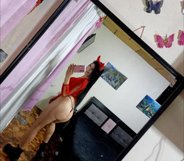 escort-media-53dd2b3e-f2e5-466f-8532-49cccdf7e8e3