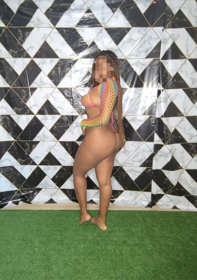 escort-media-56106674-f5d3-4487-9036-df635c97d10e