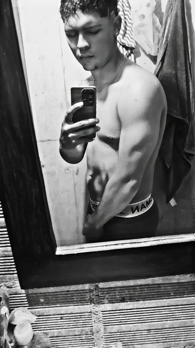 escort-media-561c2be3-ee03-4e16-961b-6141df9cff1e