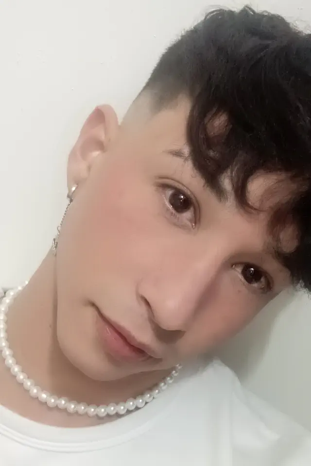 escort-media-5697b220-73f3-46f9-bdc3-c7a70138f567