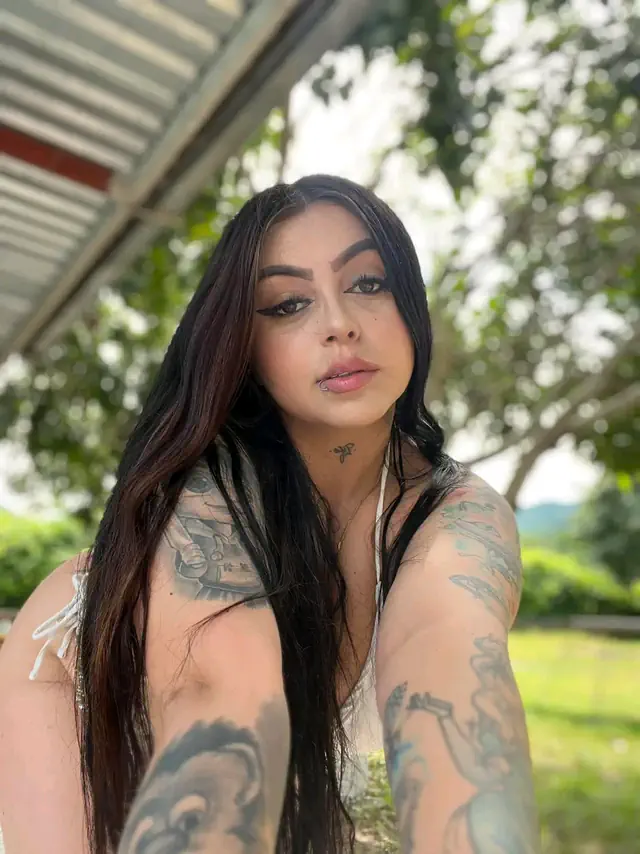 escort-media-577ac4a5-9847-42d7-97f6-641a5b7f924d