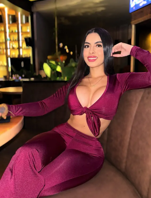 escort-media-5ab000a9-7734-4440-96a0-558d2379c025