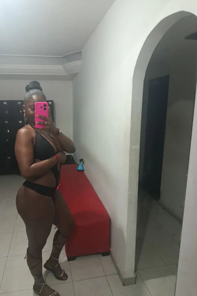 escort-media-5af66525-0eb0-4796-90a4-844bf460c158