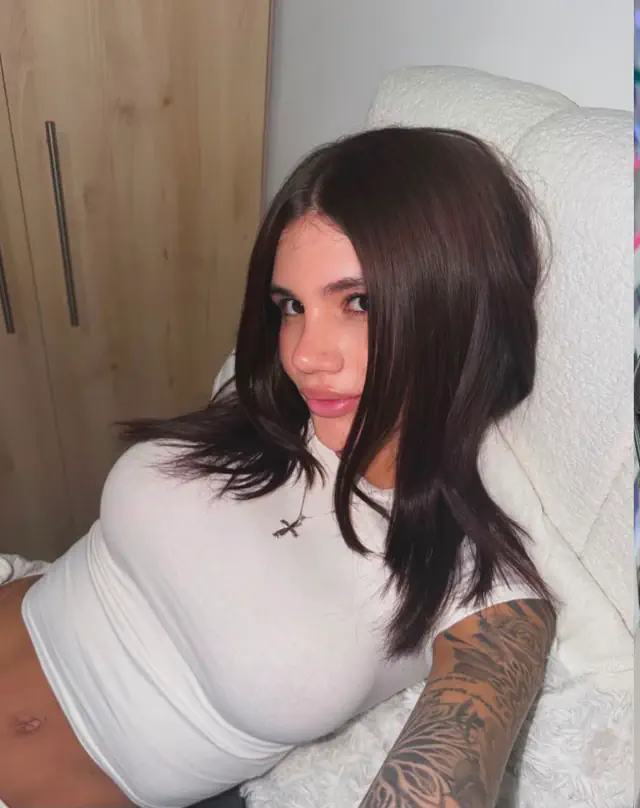escort-media-5c05dbbb-d35b-40ea-b386-cc01a04a037f