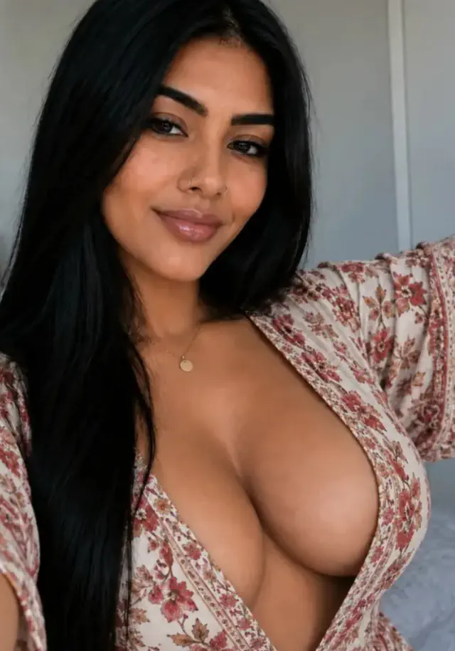 escort-media-5c24f2d9-e6de-4995-ac70-1ef21e4f7c43