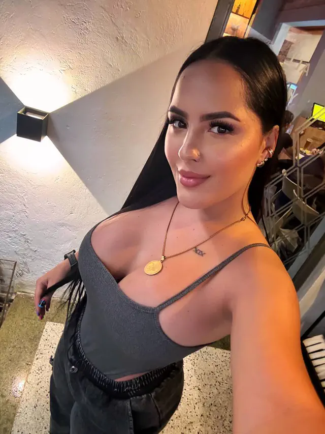 escort-media-5ca8b65d-077e-4e51-91f1-42865d2c9f70