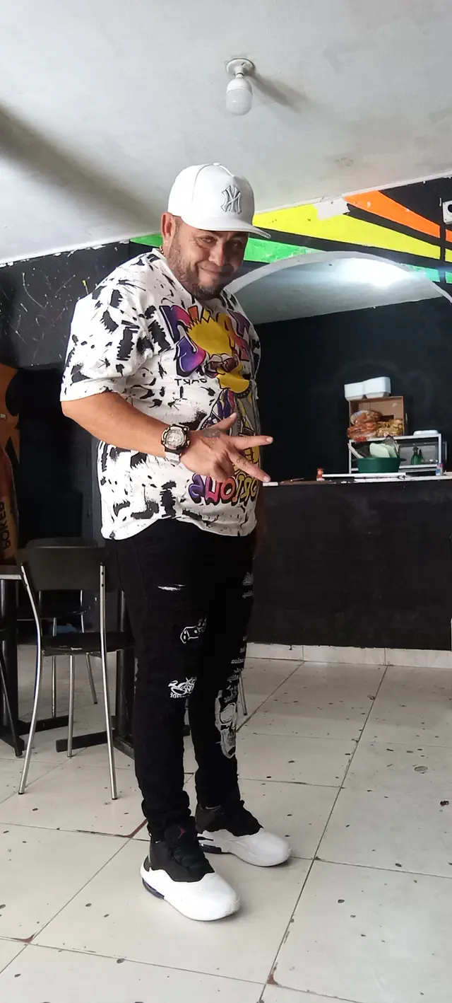 escort-media-5f124fb0-191f-40d5-9db0-70b8c7ab8499