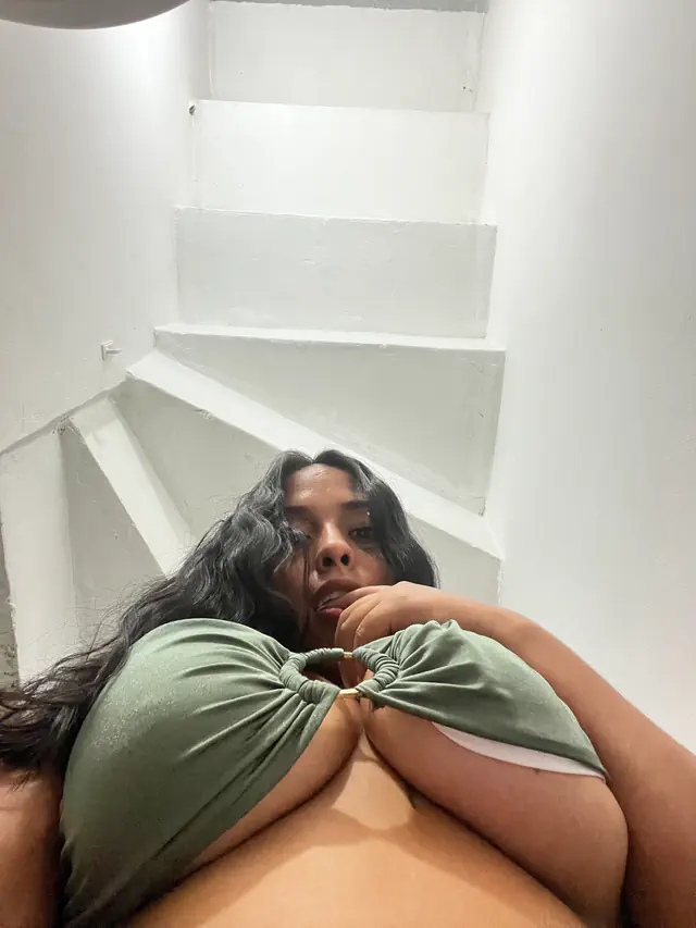 escort-media-606b5873-2c2a-490b-8c0e-daea39be0e5d