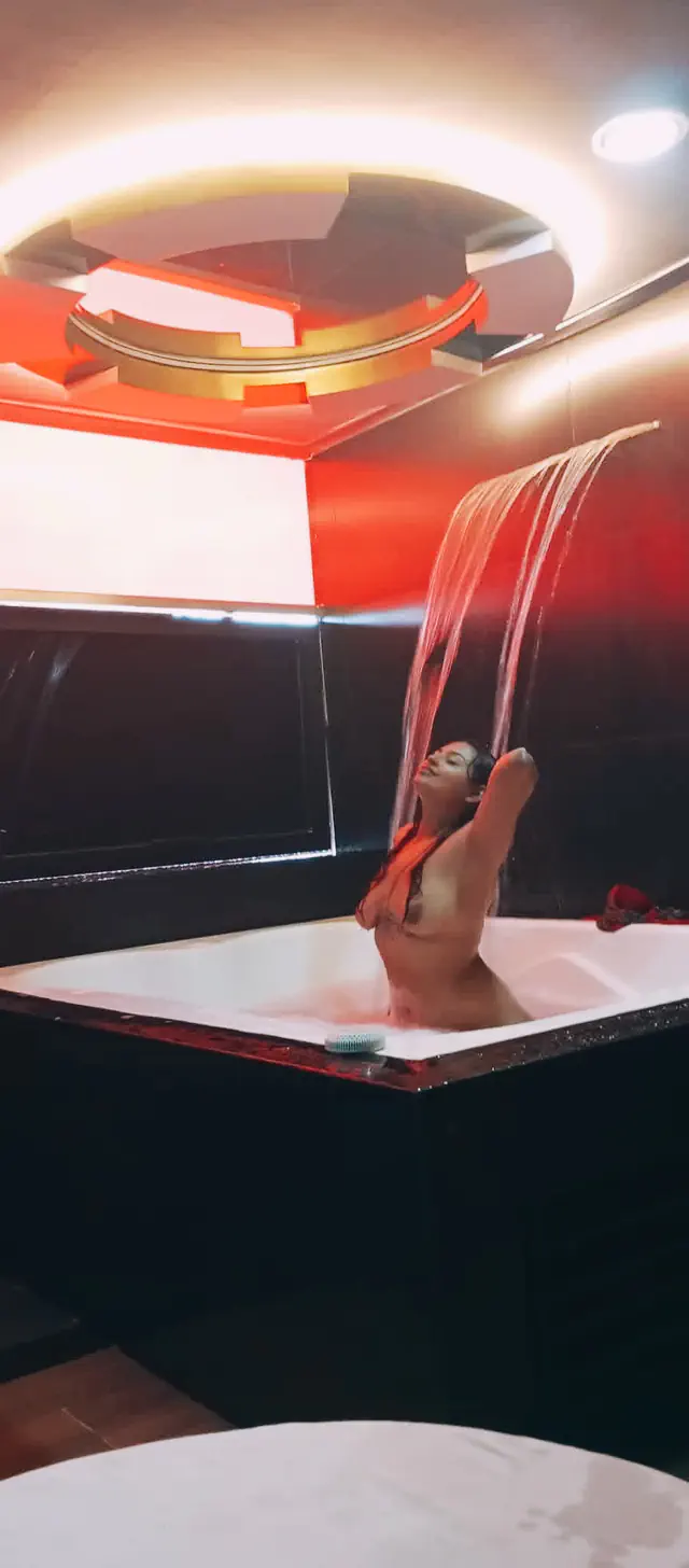 escort-media-60ba9b52-22f3-4330-9ae9-f07e7325b67c