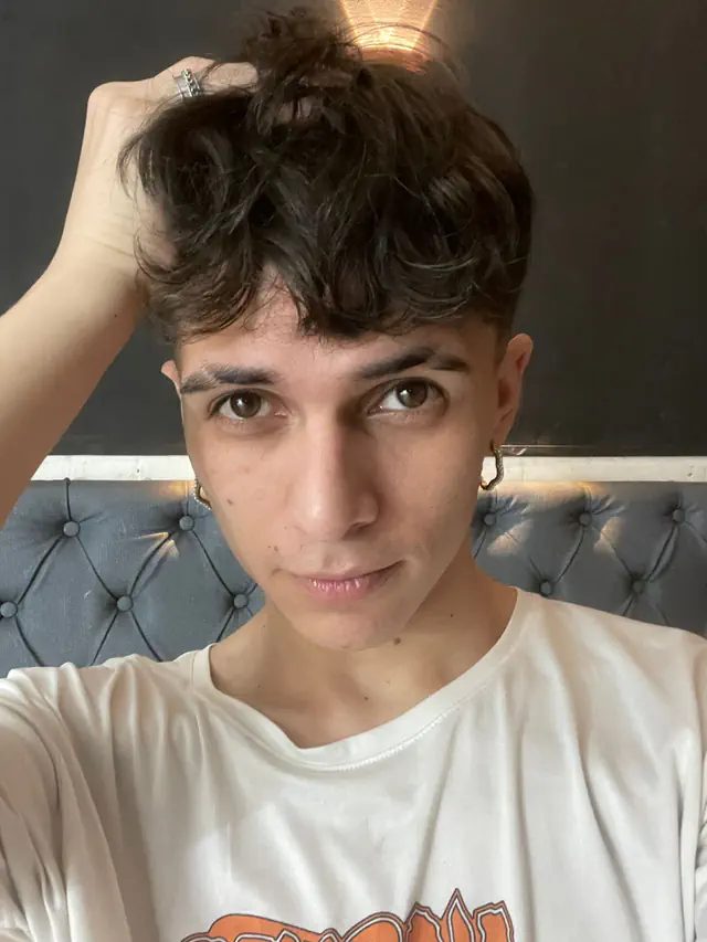 escort-media-634fa485-6640-4d0a-b7a3-0050c297a872