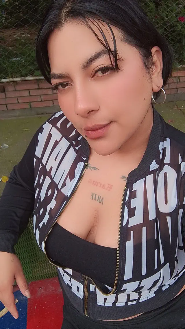 escort-media-63d63288-ba54-4881-af74-902abfeedd23