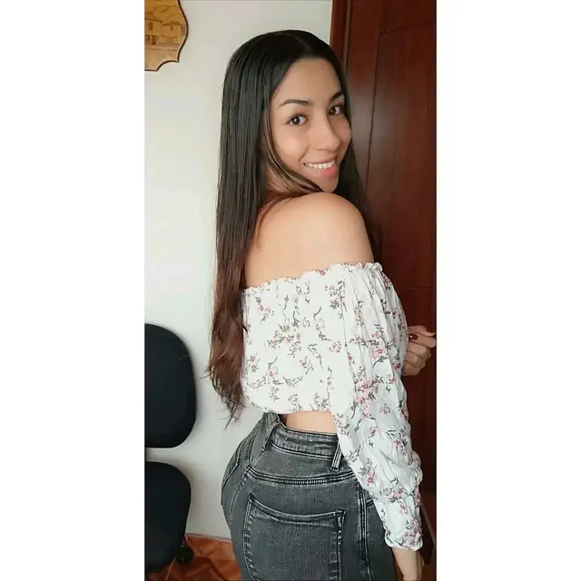 escort-media-6518f639-b006-48db-b2e9-175c6169c32a