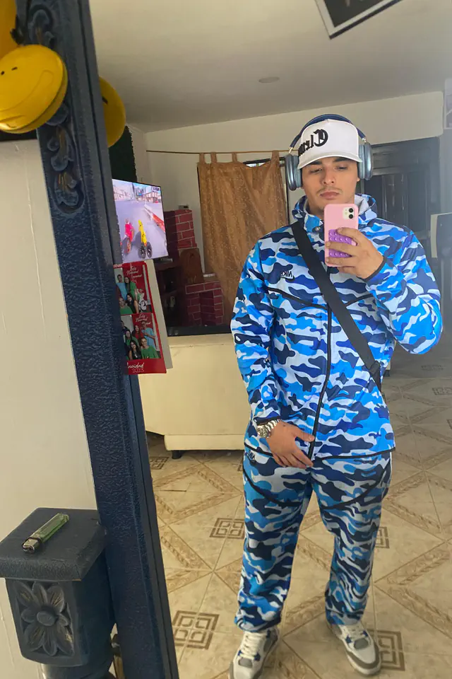 escort-media-681c90db-758f-4100-bf6a-1f24882f89d5