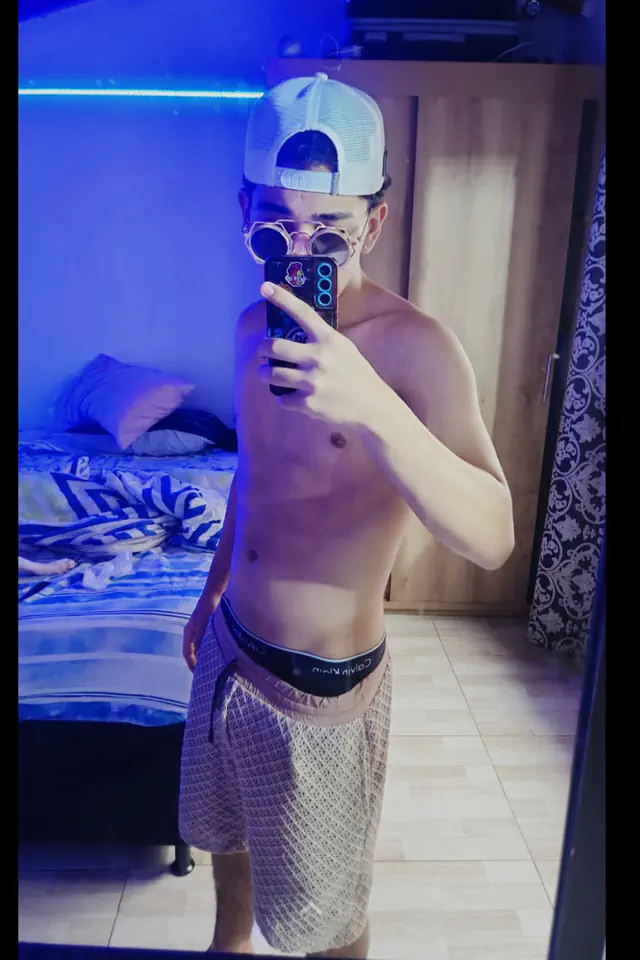 escort-media-6847ceae-0241-44c7-ab37-c8175bc399b6