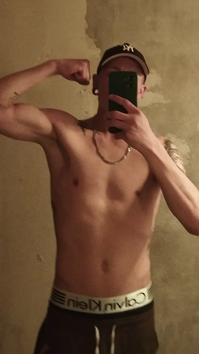 escort-media-688df244-89ce-40dd-b6e8-0c51f6018394