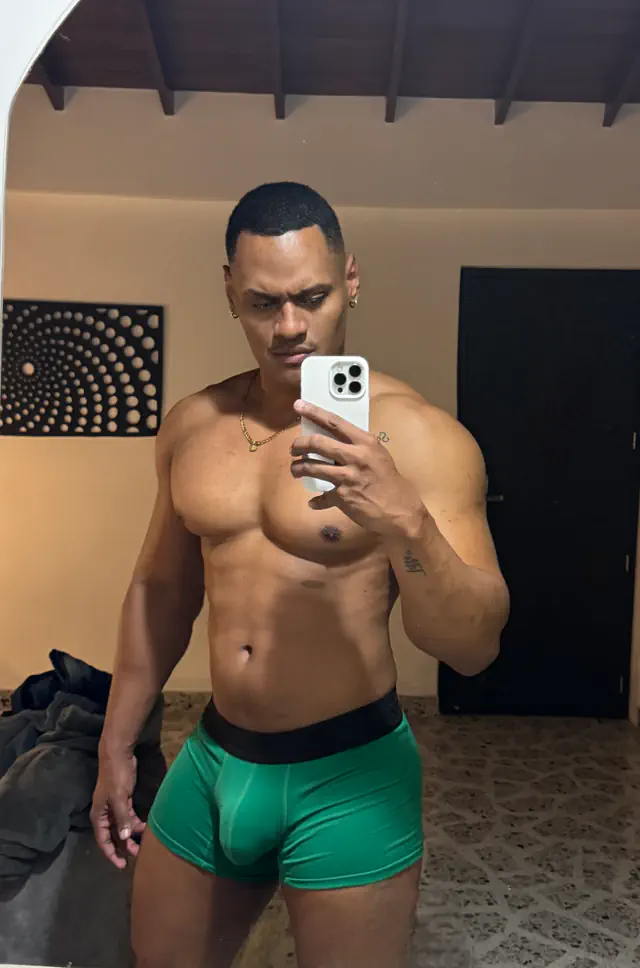 escort-media-69ed4225-8ff5-46eb-9348-688d409d583a