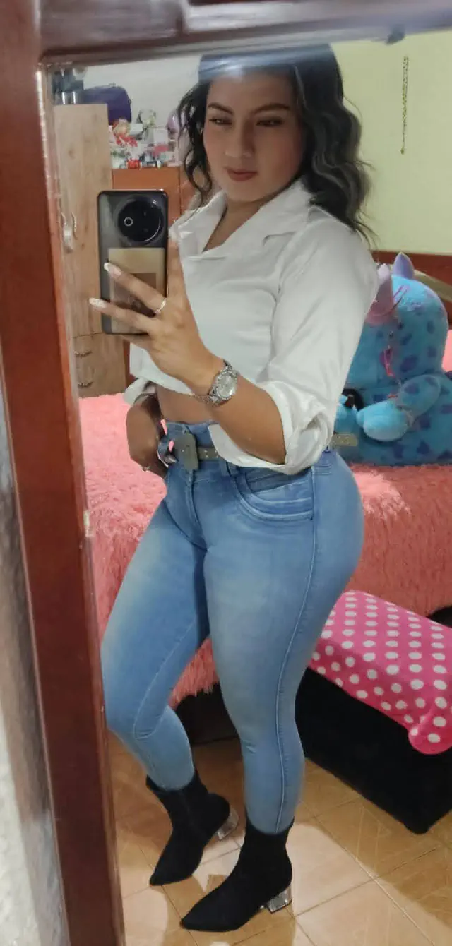 escort-media-7150379d-ba65-41fd-aed0-61d707983d81