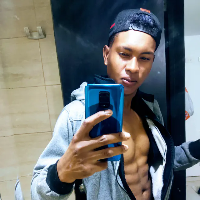 escort-media-72418a34-e1f0-4ae0-8636-16827e4f97f4