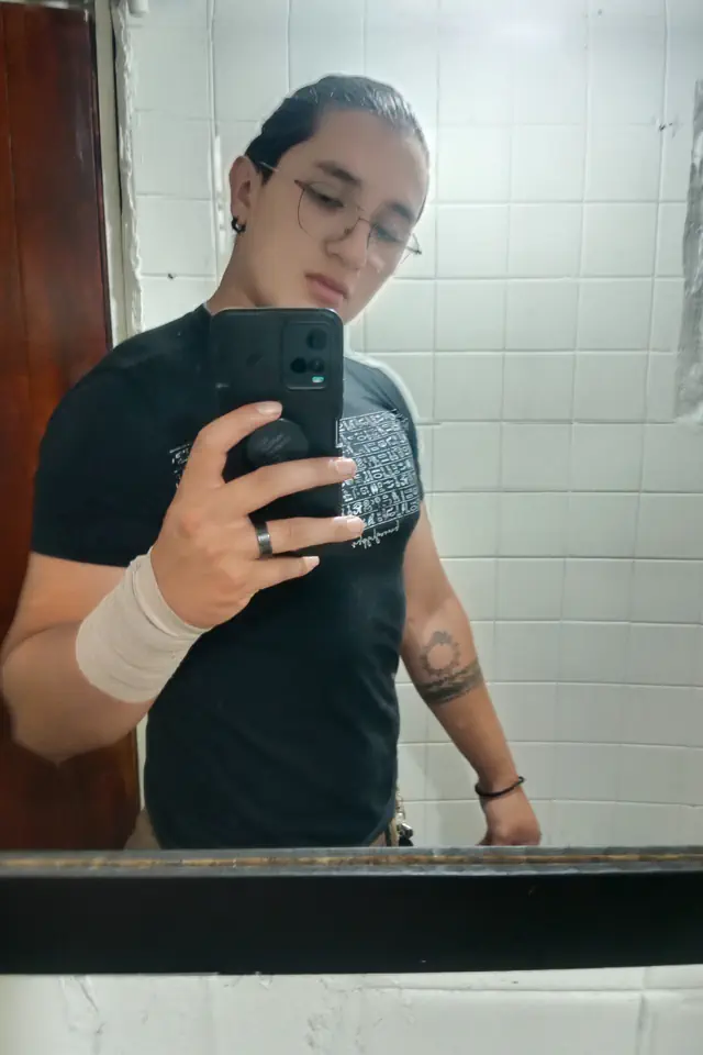 escort-media-7357cd22-49cb-49ed-971d-1c45b62845d8