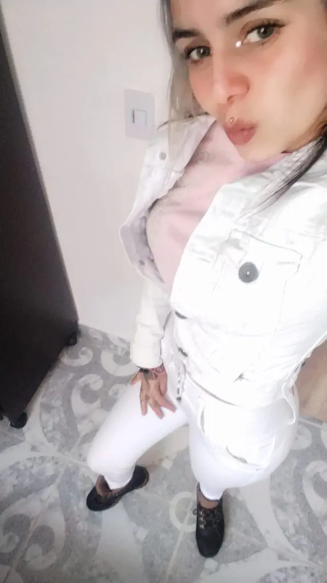 escort-media-73807f96-ddae-4ac7-a0a2-d1711da9884f