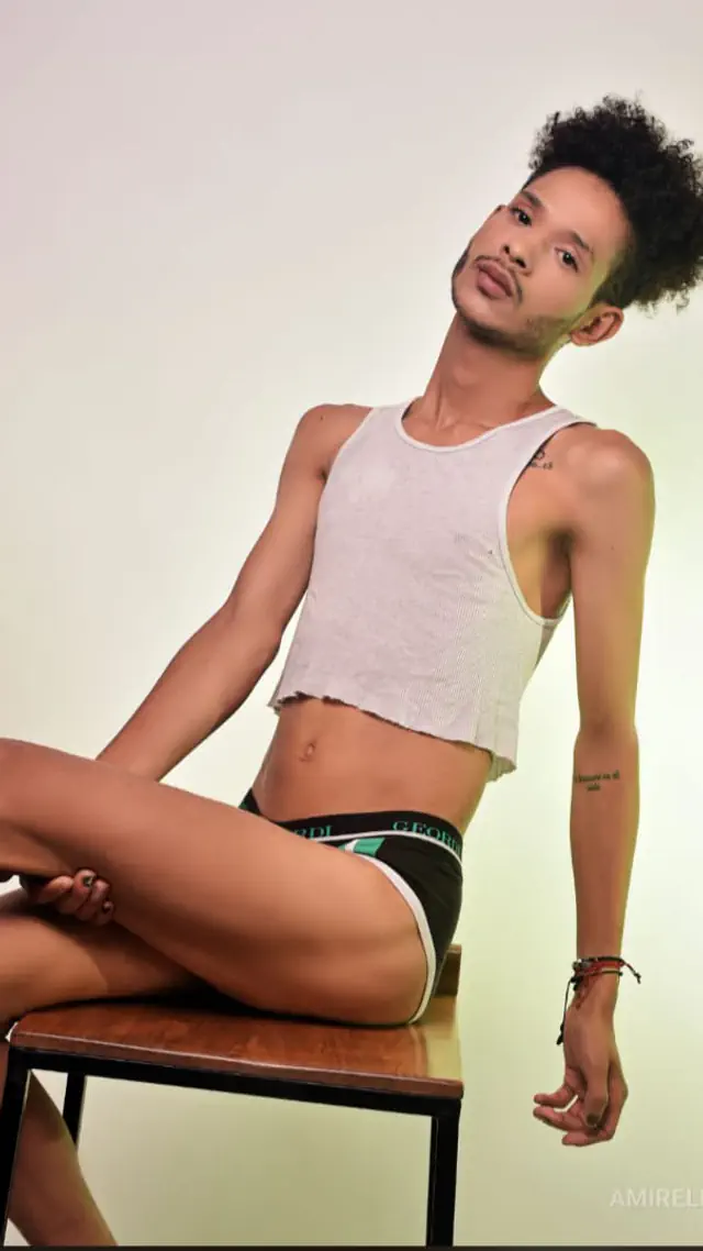 escort-media-73a18bfe-7c52-42c7-8dd2-7b6b97e6160f