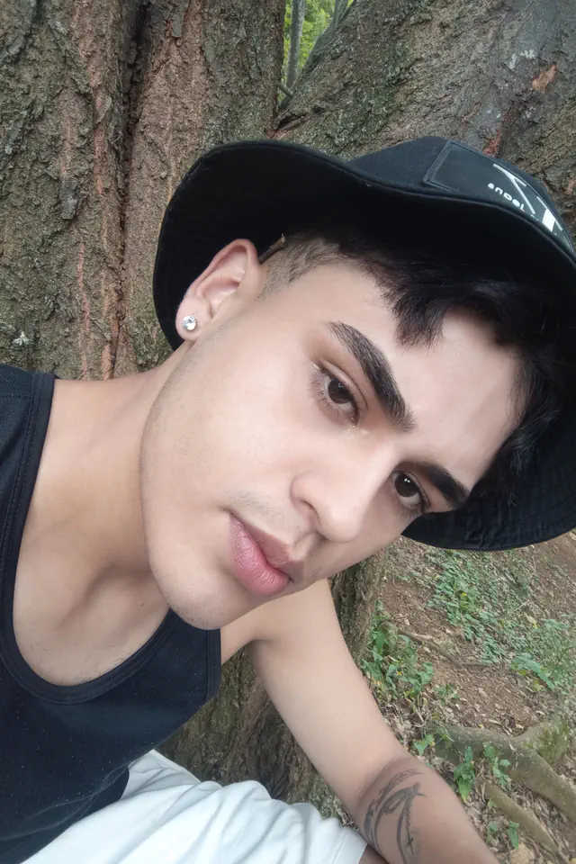 escort-media-747b42e3-92a3-4054-b422-afb5739d3b39