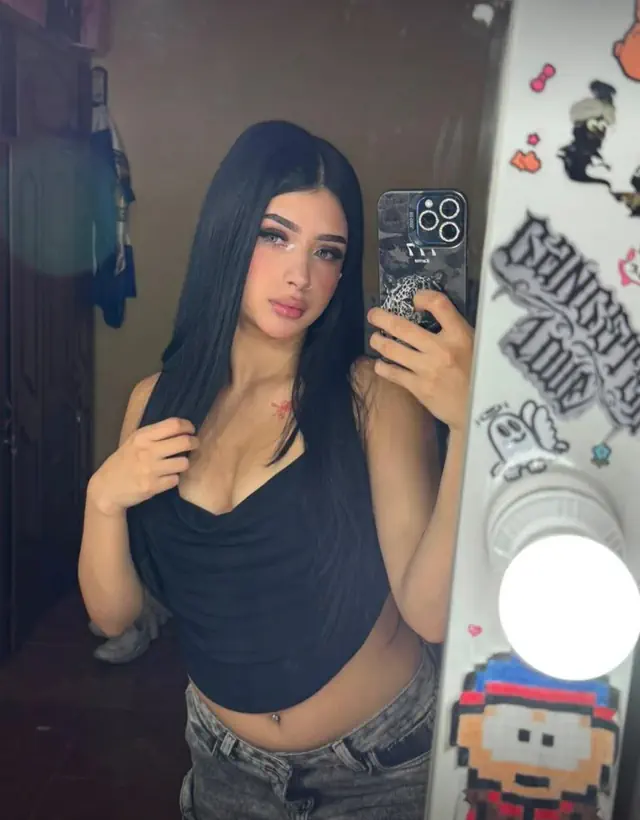 escort-media-7662a0f7-4e75-4ee8-9ff2-3b1c2b567437