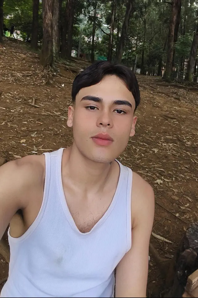 escort-media-77047910-01ab-4dc2-9d69-f1f0528815c2