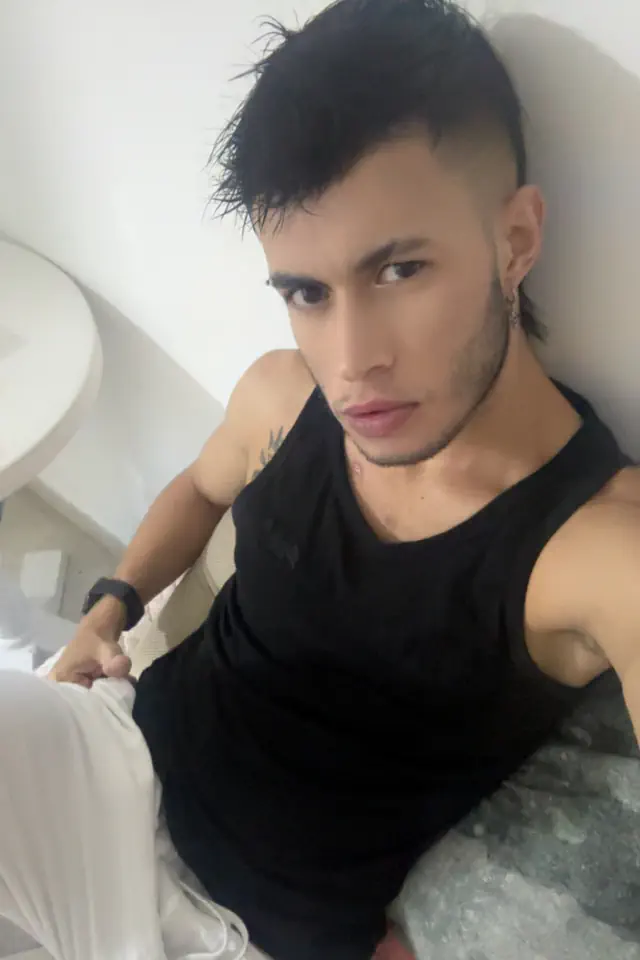 escort-media-772b26e7-e2ce-451b-8432-463dc8ae25c8