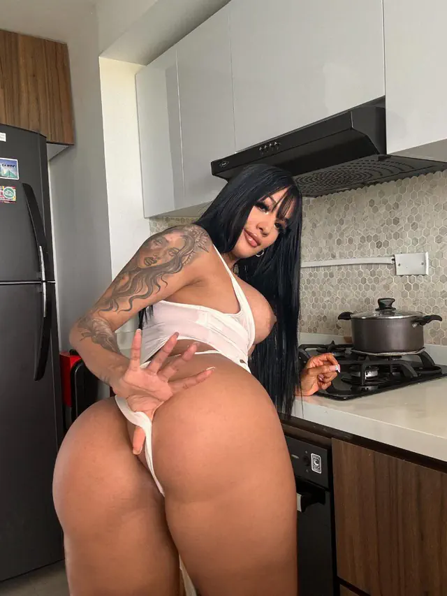 escort-media-78329c7a-62e0-4418-9305-6235d6a7d851