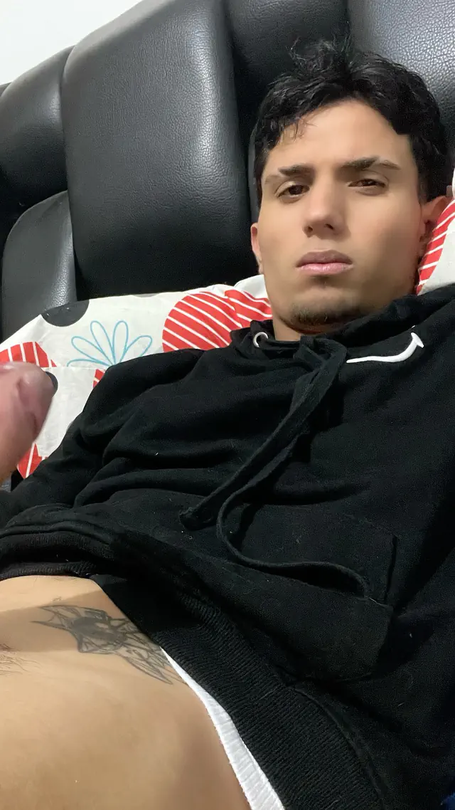 escort-media-785f5fa6-184e-4970-941a-c0087c67e9d5