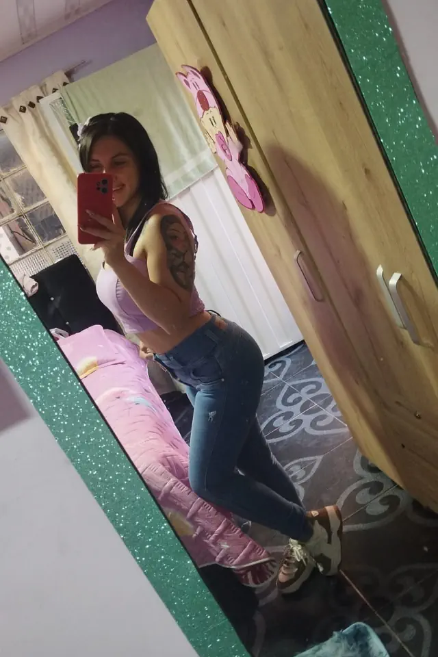 escort-media-78cb0909-847b-49e3-823b-400820dc564e