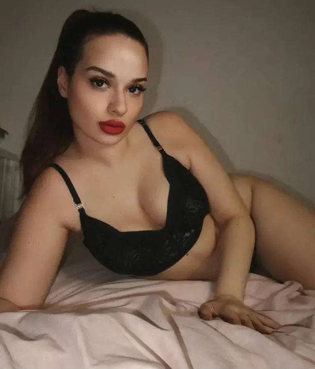 escort-media-7e80b7e1-cae4-4b65-9d18-e2a78019d1a0
