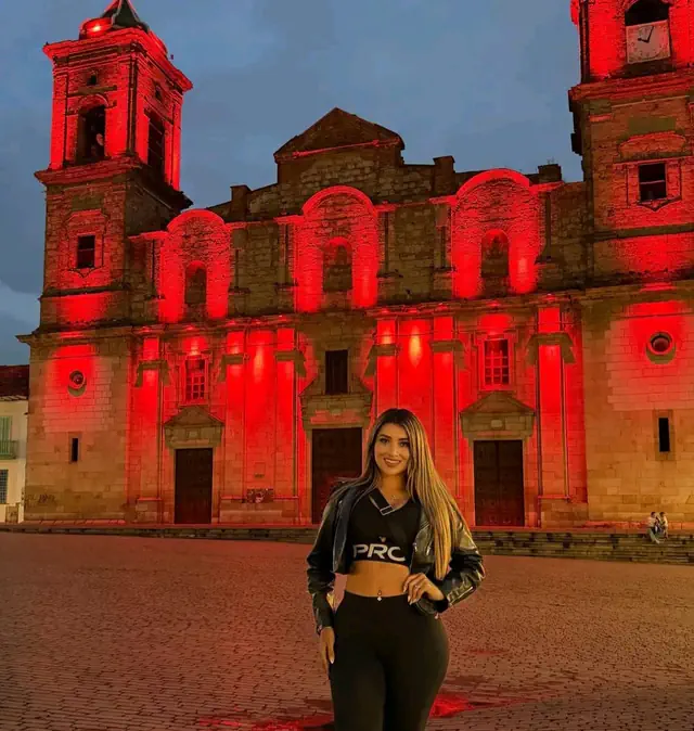 escort-media-7fea5cf8-56e9-48d0-84c7-790899e1f0bd