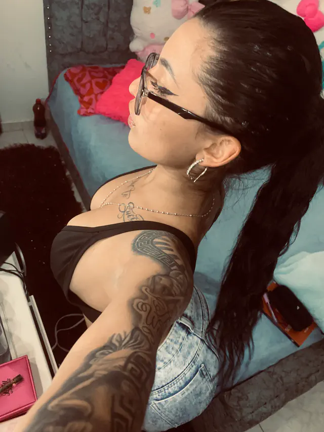 escort-media-8071b8ed-c1cf-4e2f-8e1c-6b48856ac162