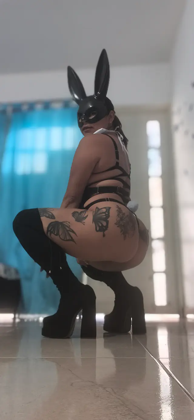 escort-media-83d7c427-44e9-4f5c-a74c-1db75c40d804