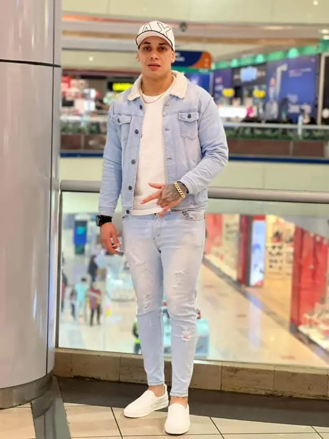 escort-media-86040cbd-aabb-4273-8617-112308498735