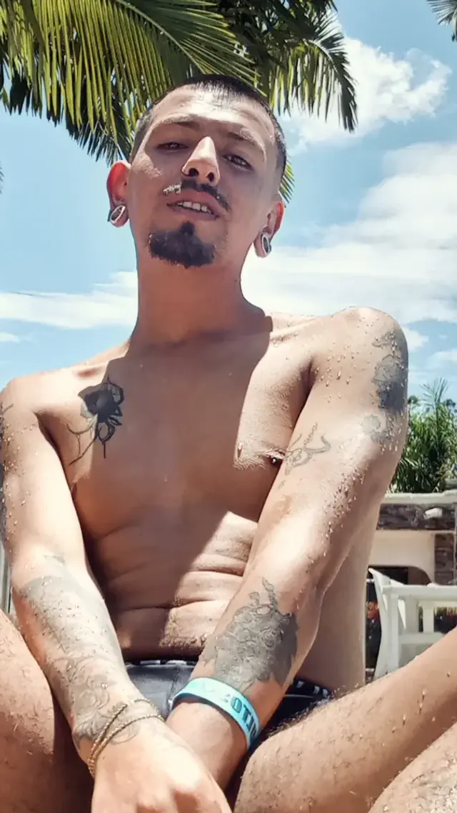 escort-media-87d6ce84-5015-41f0-9856-40d930874ca2