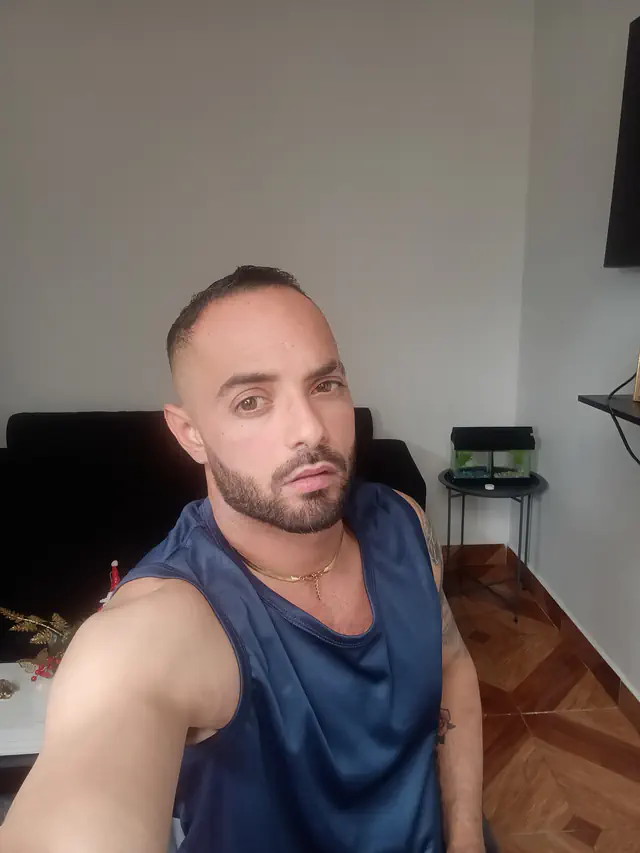 escort-media-87eb7cec-dcc2-41e7-bef1-9226ed3a4a14