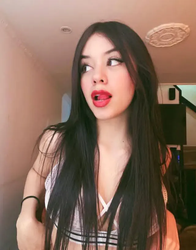 escort-media-883d2f4c-53c8-426e-8261-d61611a56710