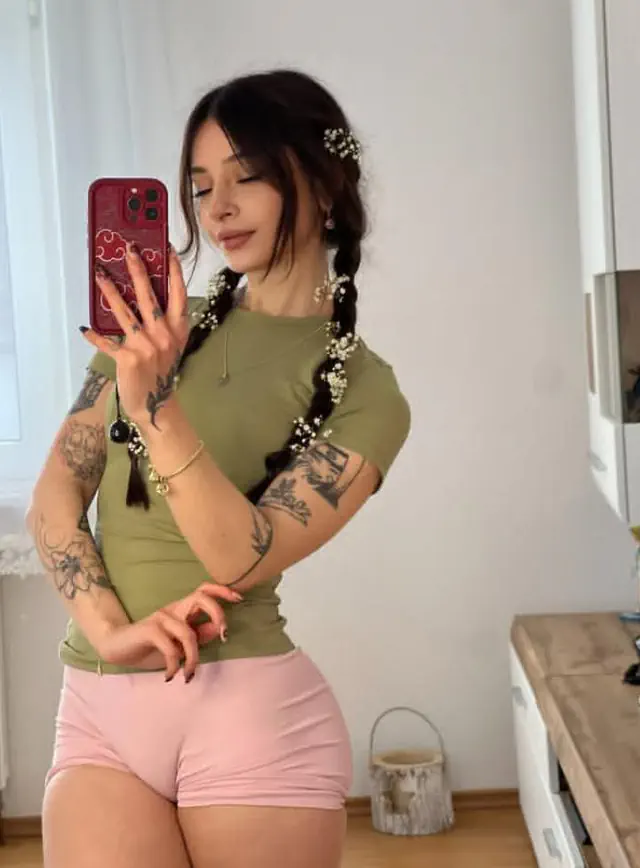 escort-media-884c1965-5934-4f6b-8c21-5c89e8b2d432