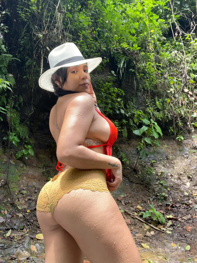 escort-media-8c5f5ba9-a784-494c-93cd-16778bd5fc21