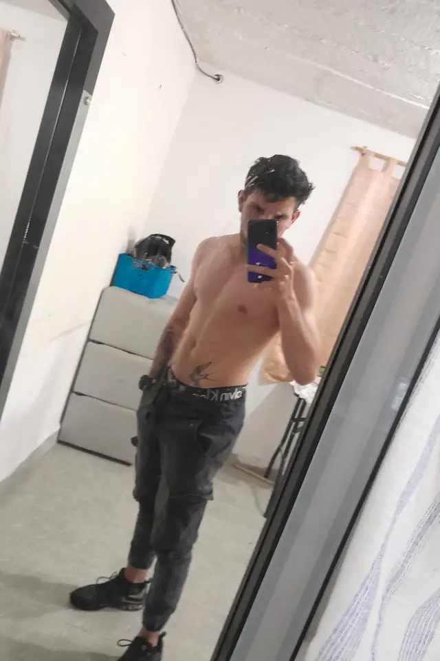 escort-media-8cb137ef-ed21-43d6-a107-c5acb4a7be15