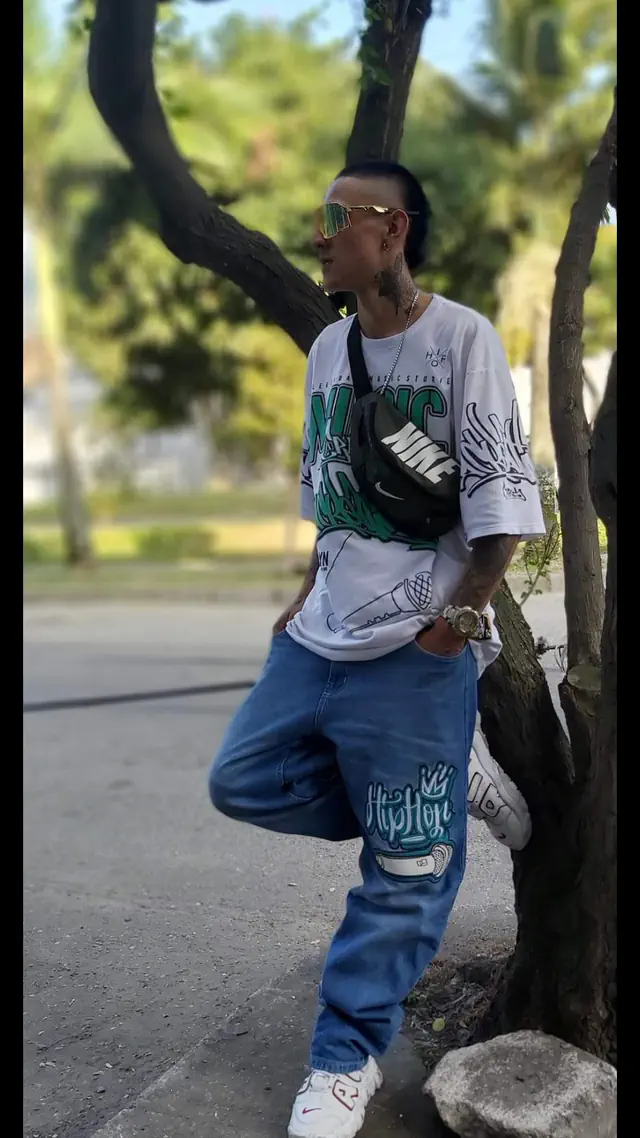 escort-media-8cc45c02-b1a9-4665-a83a-4370f9eb5d27