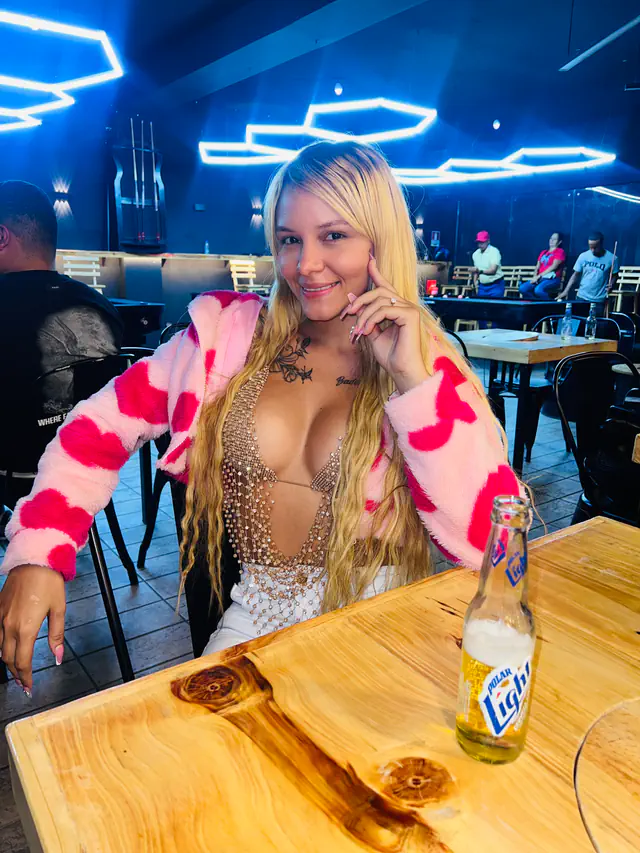 escort-media-8d5e7ac7-587a-4d15-bd5a-da7173a1d554