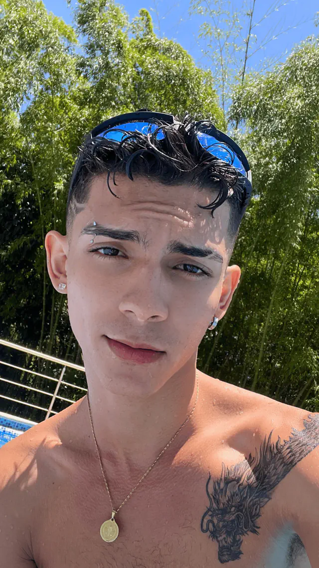 escort-media-8e516b0b-deba-43aa-d972-2fd87f943700