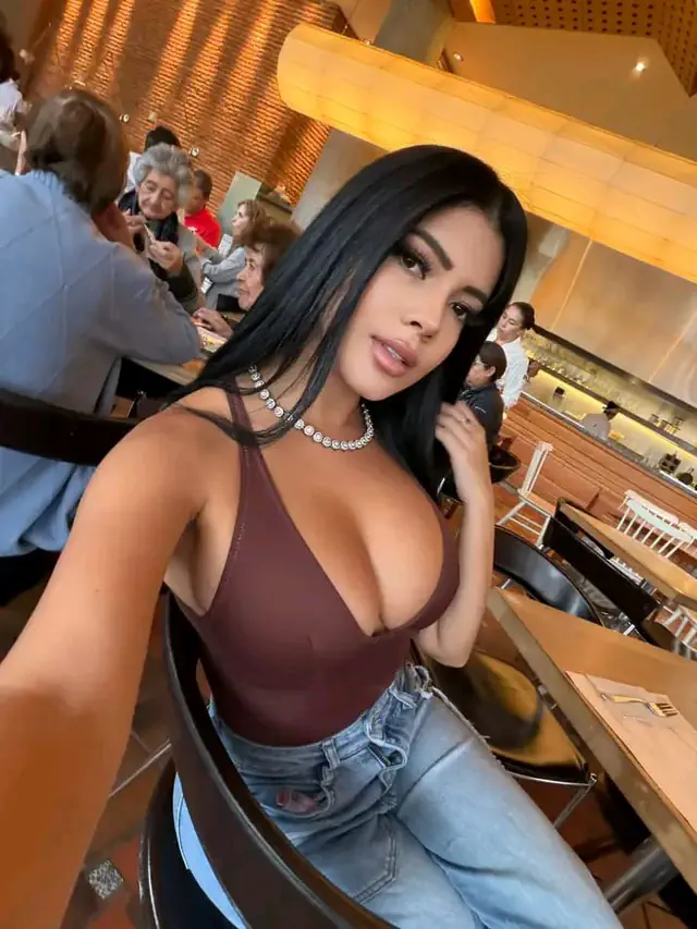 escort-media-8e877ebf-b2a7-4f78-abd5-e82285762389