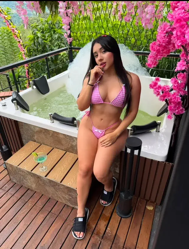 escort-media-90a75bcd-bfec-4f51-b2c2-90913522b628